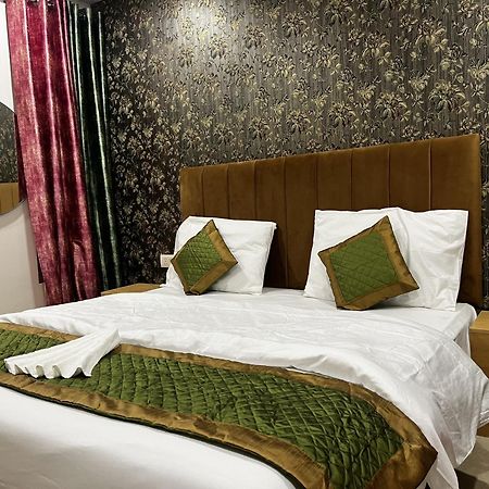 Roomquet Comfort Inn Allāhābād Junction エクステリア 写真