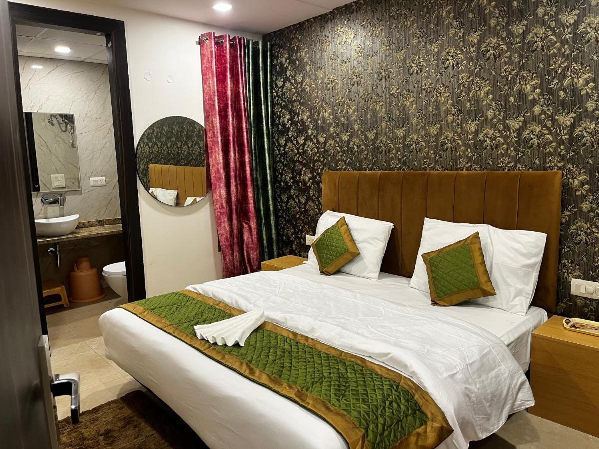 Roomquet Comfort Inn Allāhābād Junction エクステリア 写真