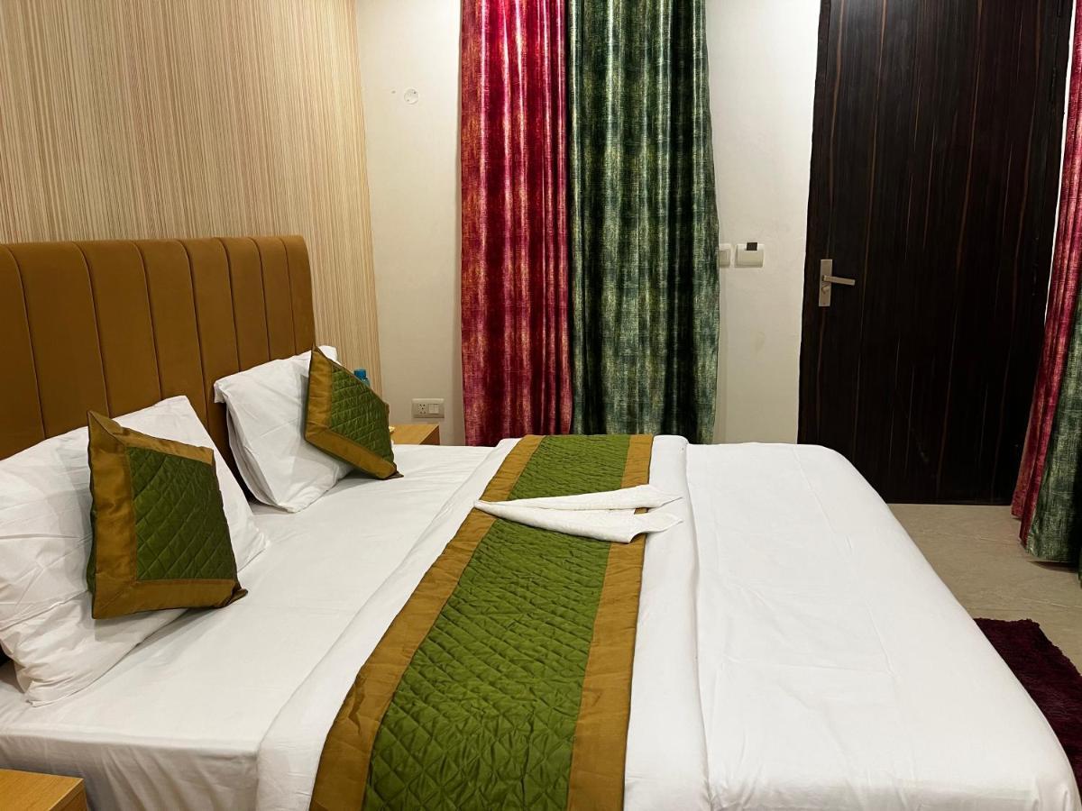 Roomquet Comfort Inn Allāhābād Junction エクステリア 写真